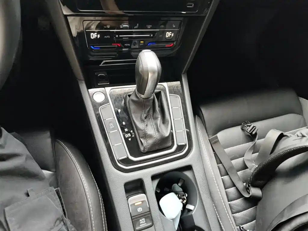 Volkswagen Magotan 2020 330TSI DSG Leading фото 14