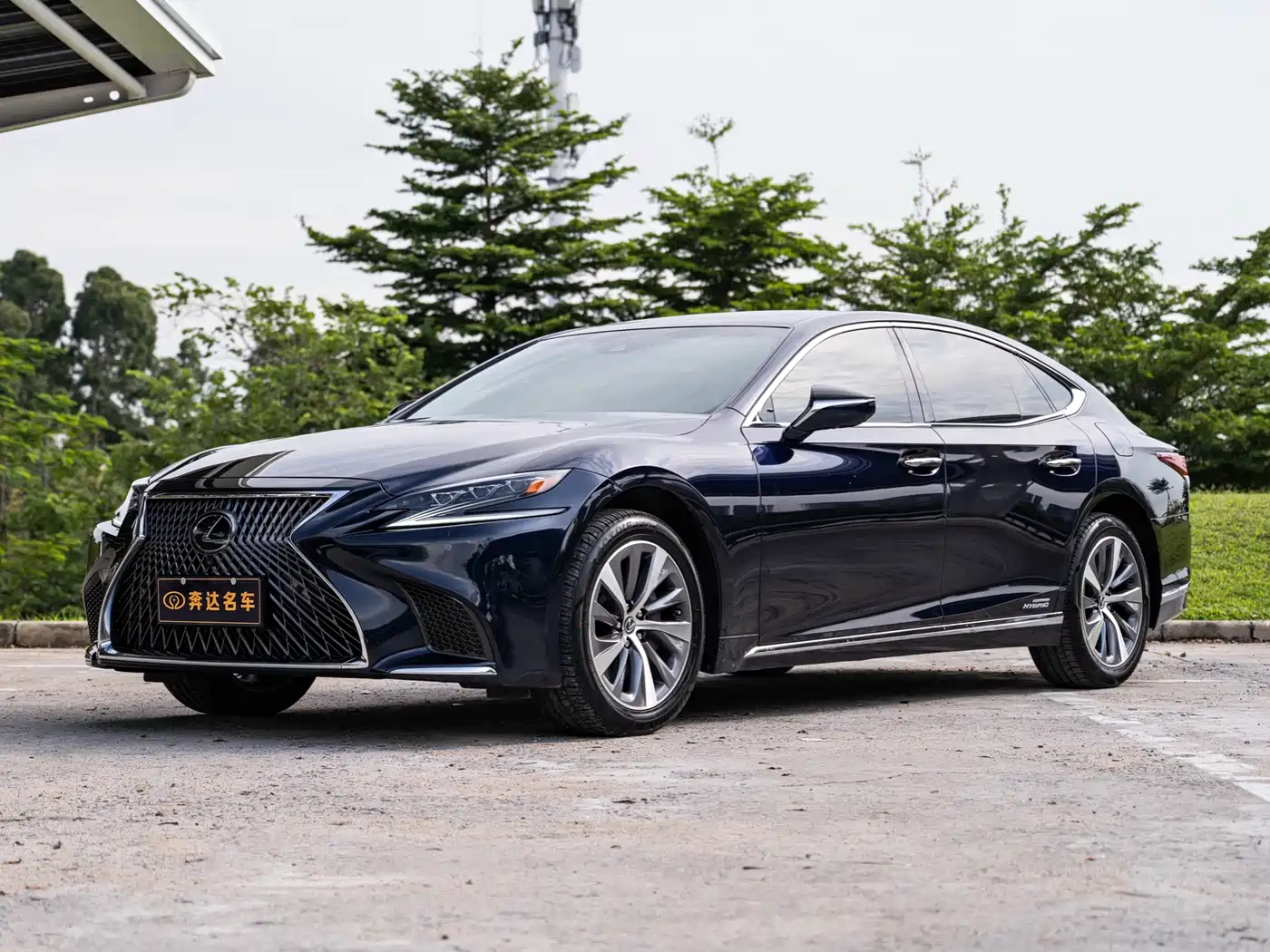 Lexus LS