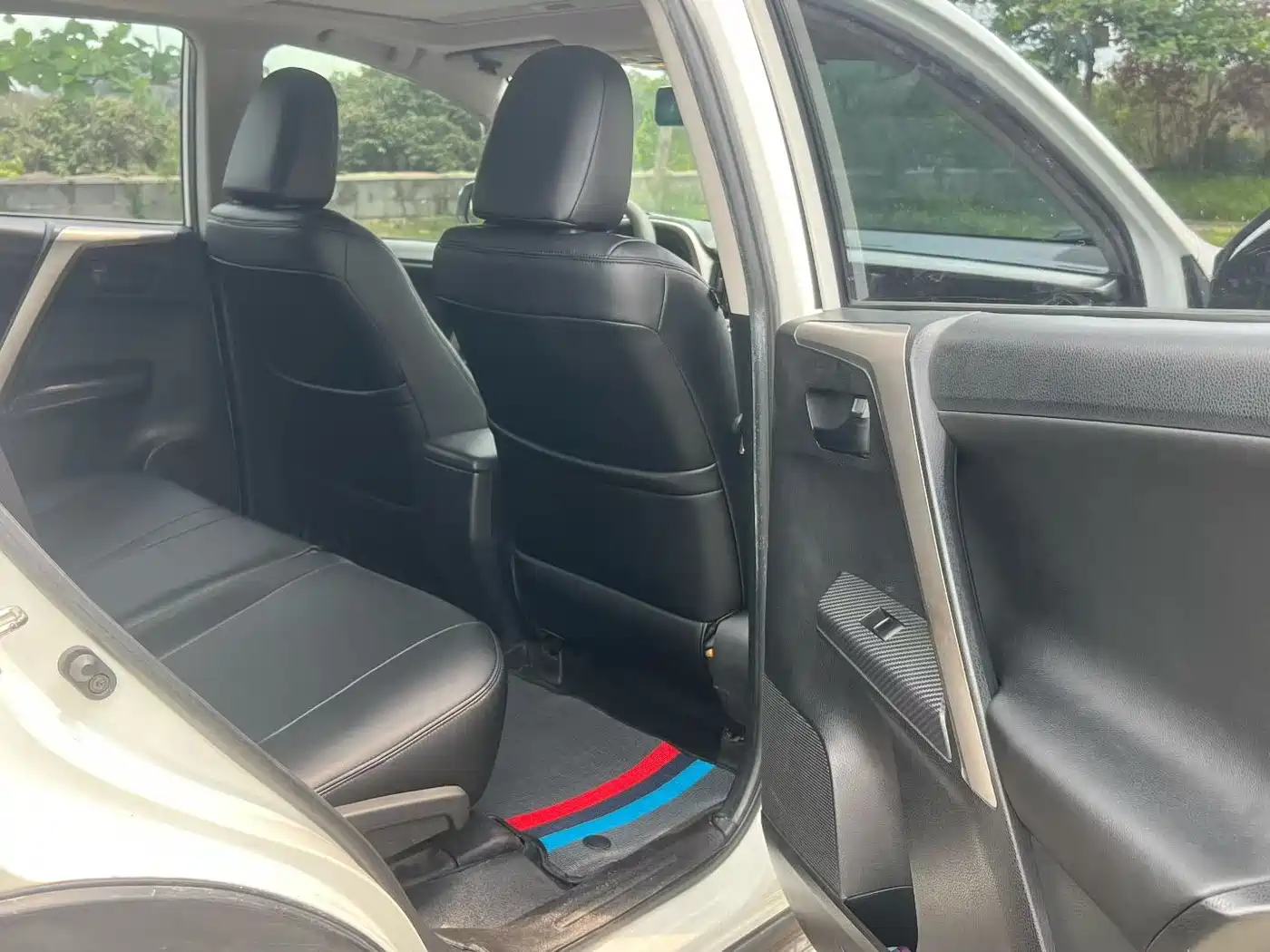 Toyota RAV4 Rongfang 2015 2.0L CVT 4WD Trend Edition фото 6