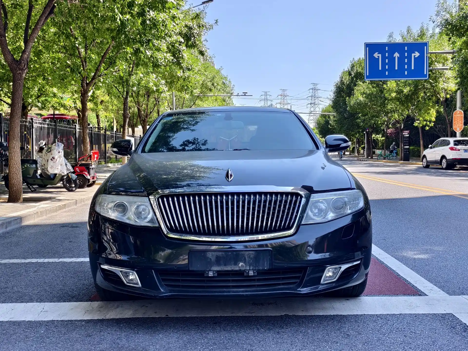 Фото 2 - Hongqi H7