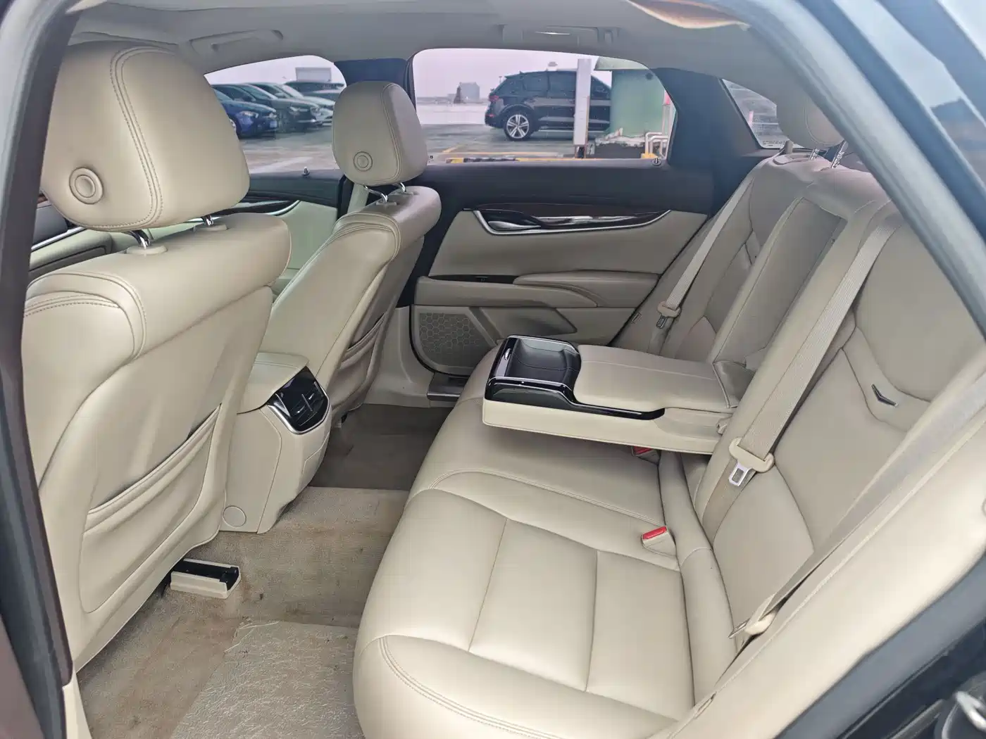 Photo 10 - Cadillac XTS