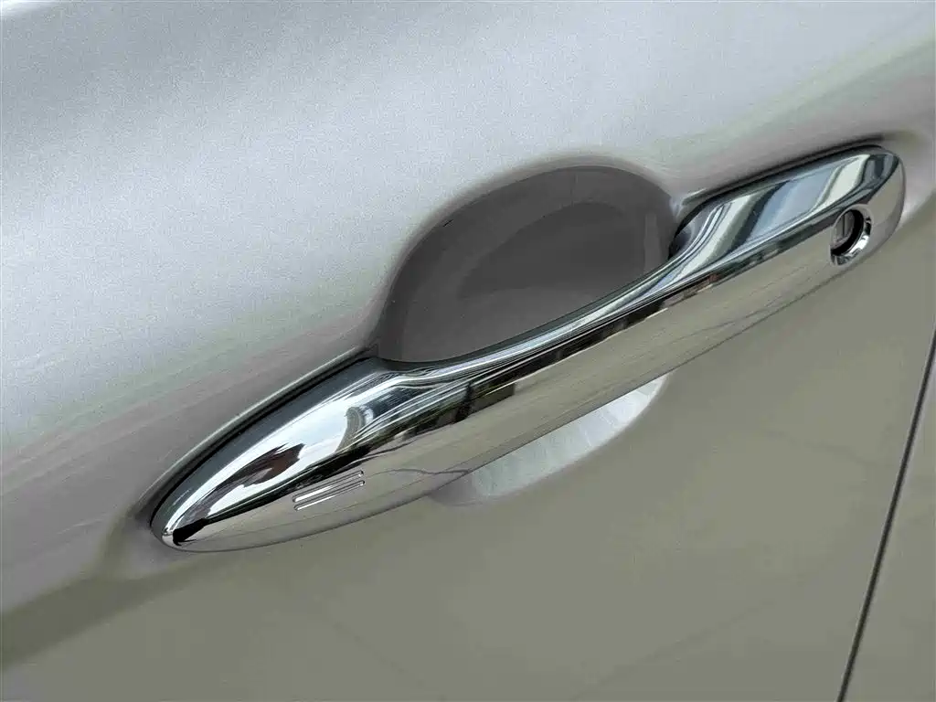Toyota Camry 2023 2.5G Luxury Edition фото 14