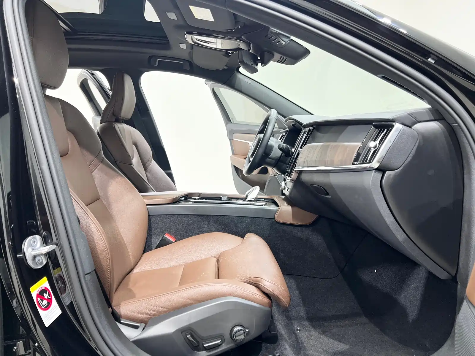 Фото 9 - Volvo S90