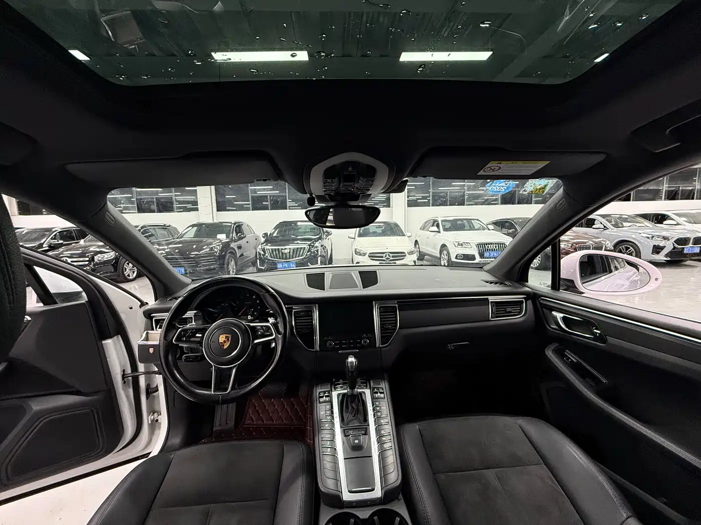 Porsche Macan 2017 Macan 2.0T фото 9