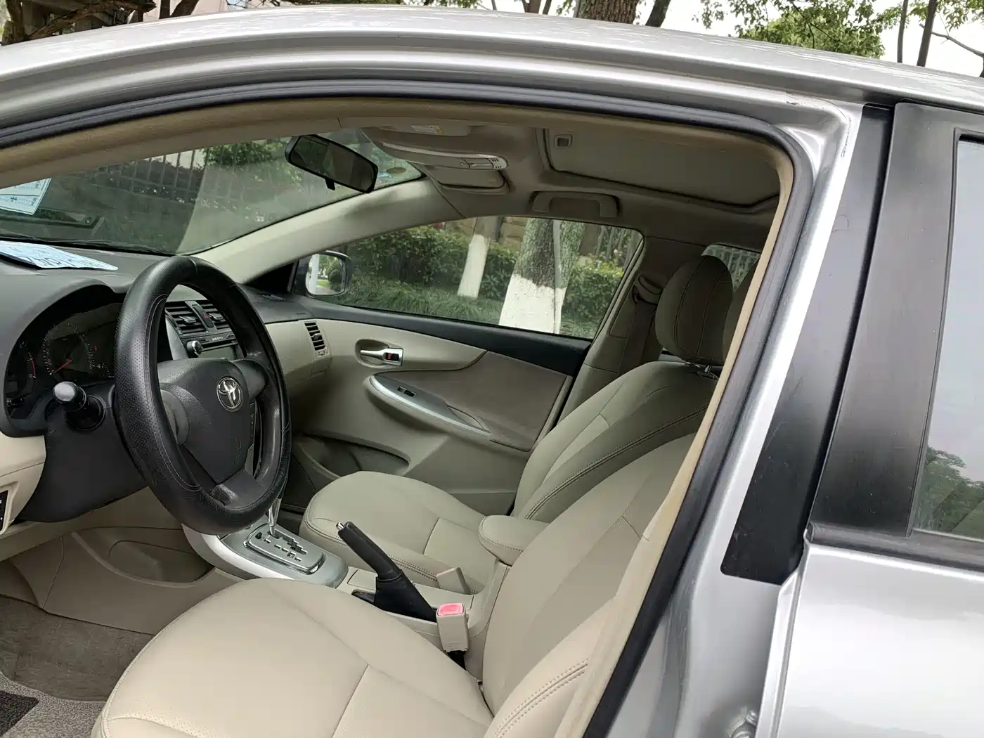 Toyota Corolla 2011 Model 1.8L CVT GLX-i фото 6