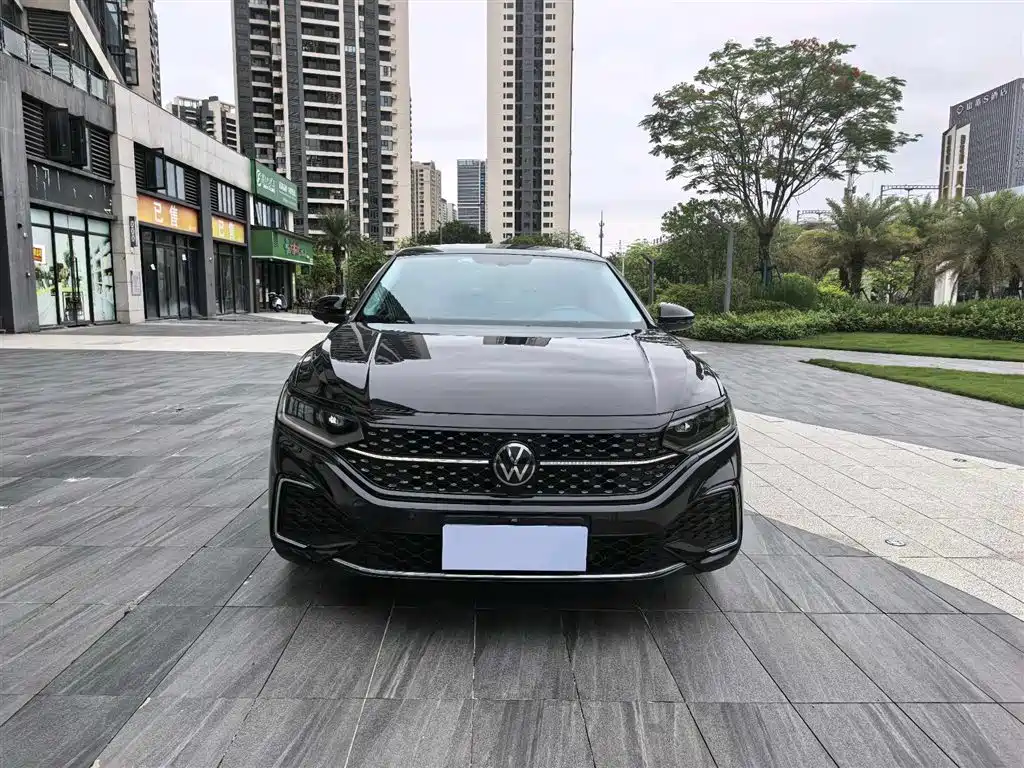Volkswagen Passat 2024 330TSI Starlight Elite Edition фото 2