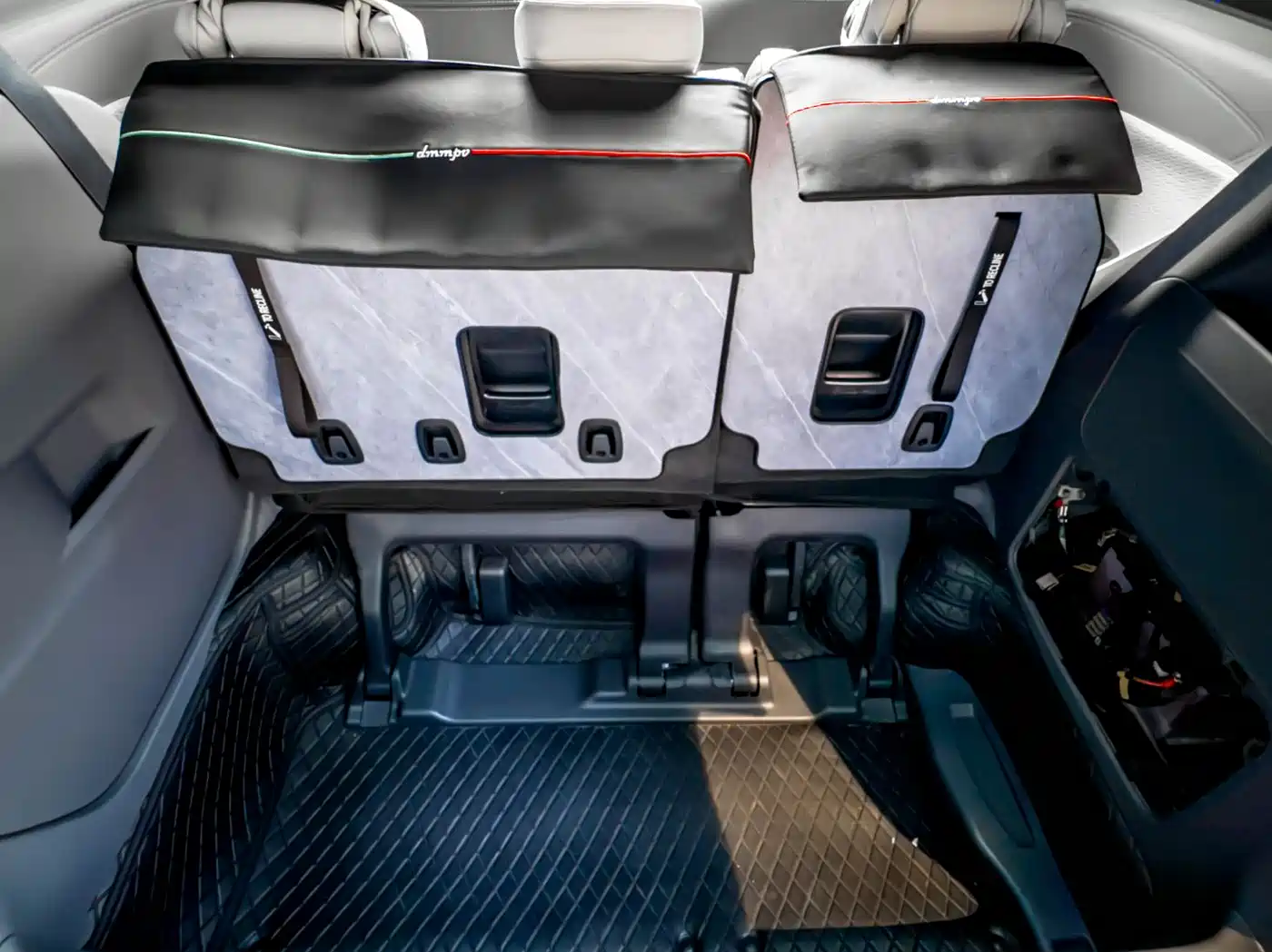 Toyota Granvia 2024 2.5L Hybrid Comfort фото 17