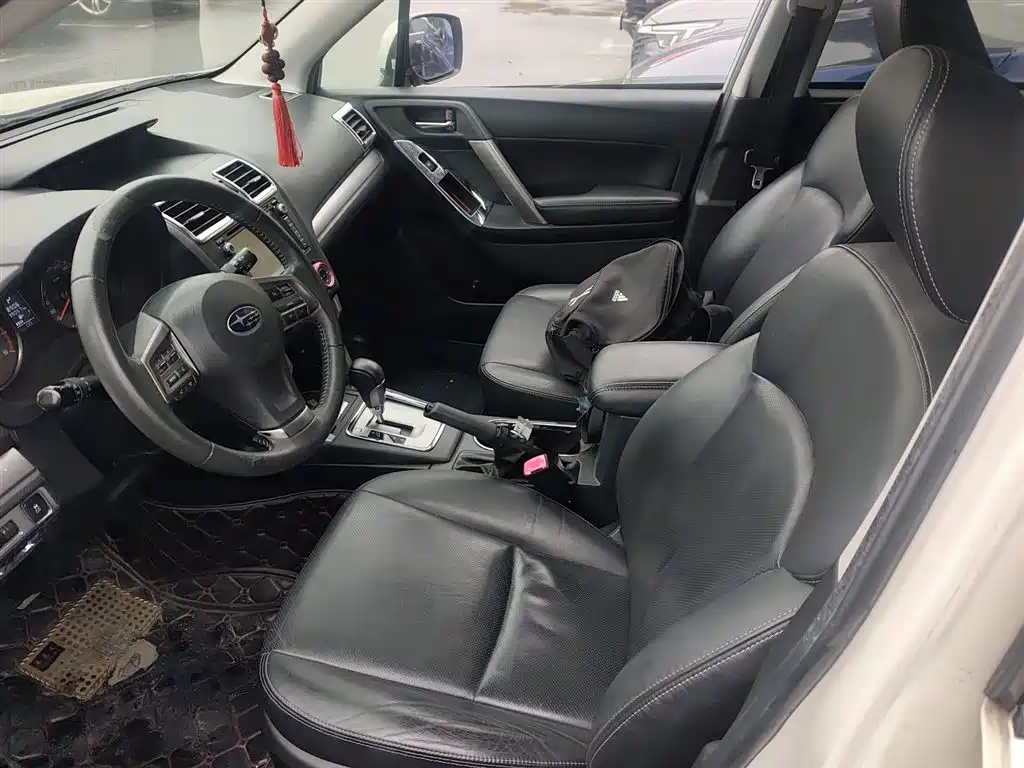 Subaru Forester 2013 2.0i Automatic Luxury Edition фото 8