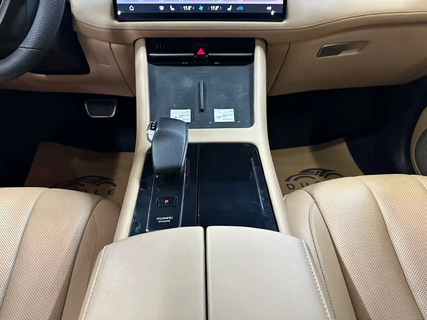 AITO Wenjie AITO M7 2022 1.5T RWD Comfort Edition фото 12