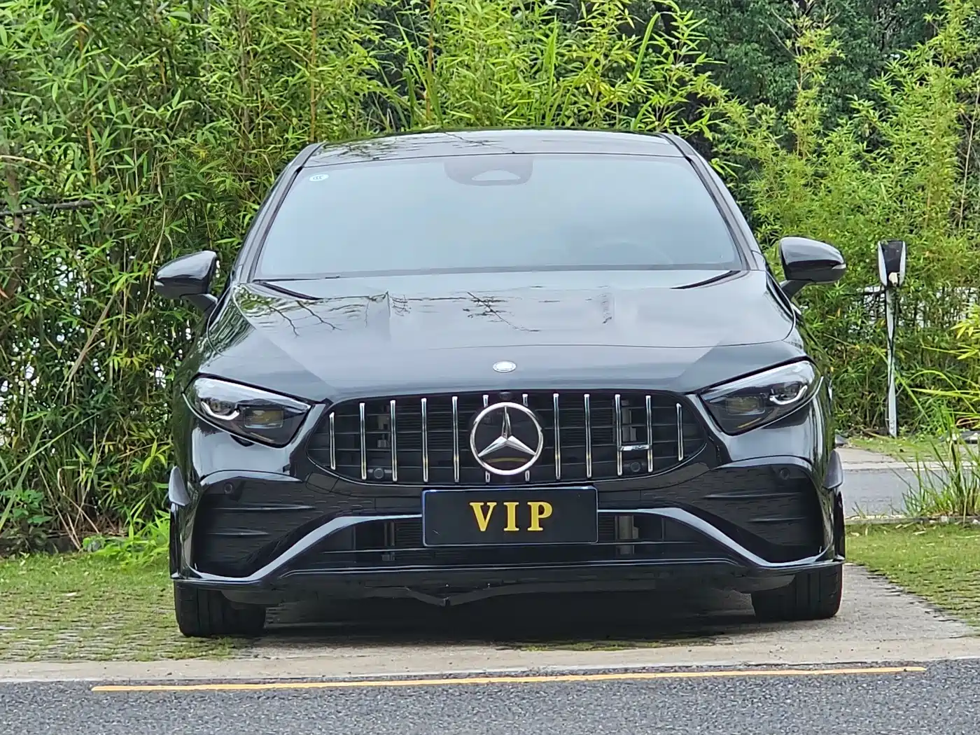 Mercedes-Benz A-Class AMG 2025 Facelift AMG A 35 L 4MATIC фото 2