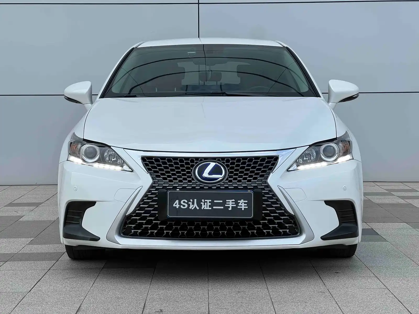 Фото 3 - Lexus CT