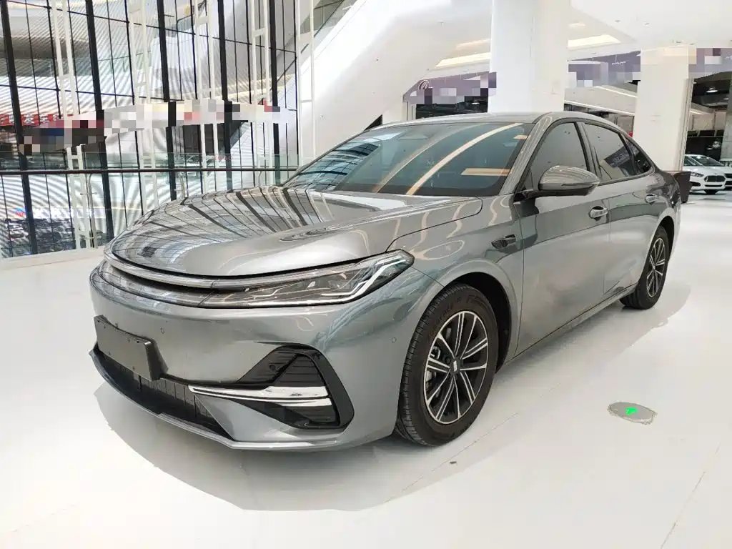 Geely Galaxy Galaxy A7 2025 EM-i 70km Voyage Edition