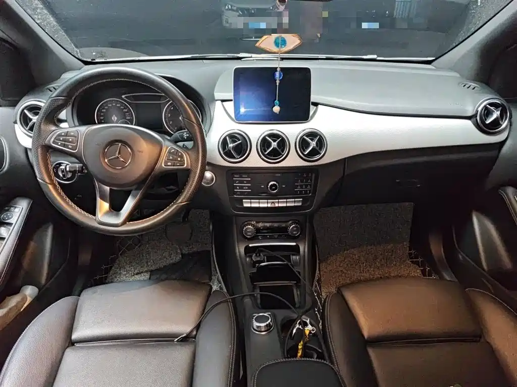 Mercedes-Benz B-Class 2018 B 200 Fashion фото 20