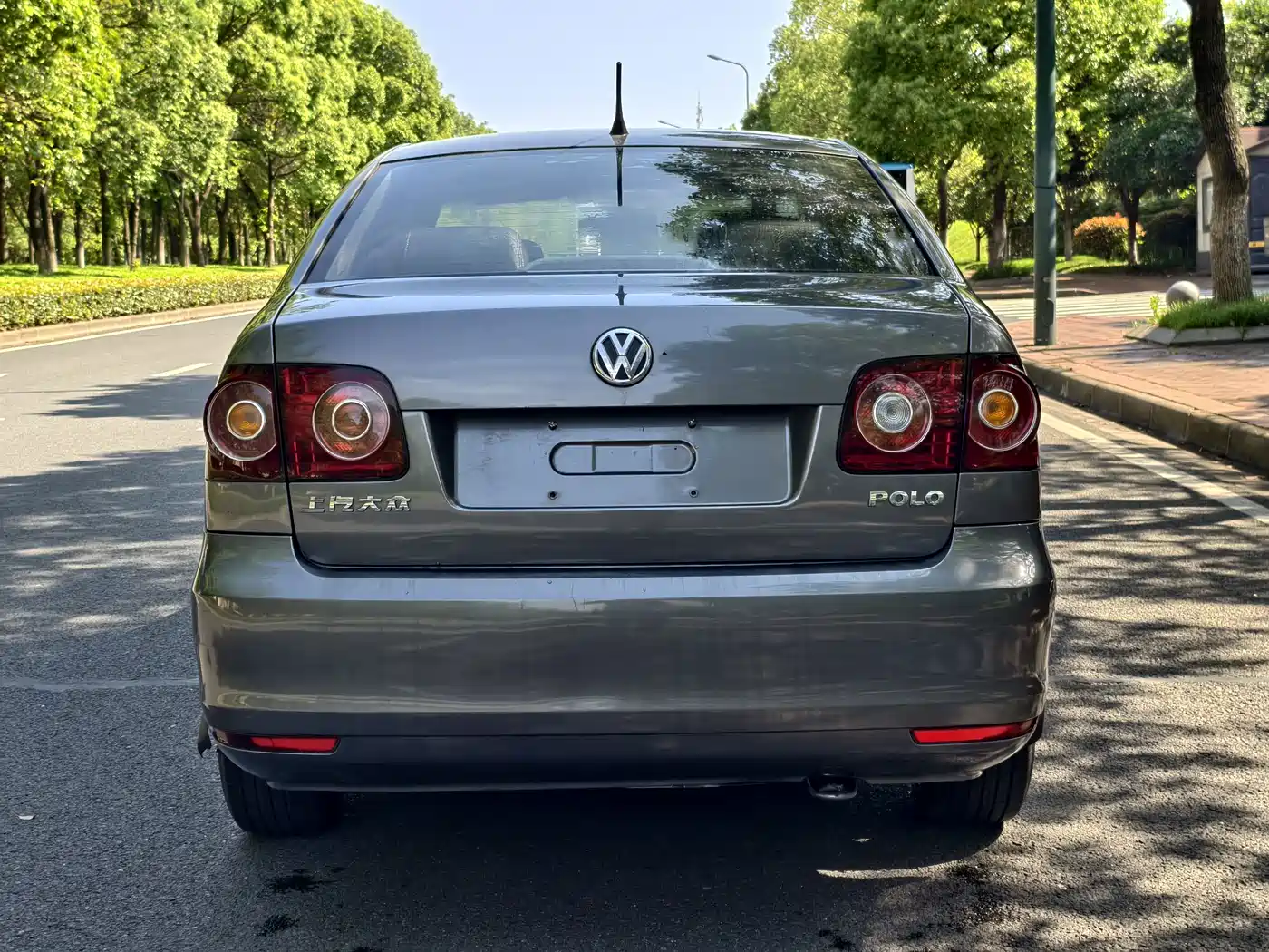 Volkswagen Polo 2011 Jingqu 1.4L Manual Joy Edition фото 8