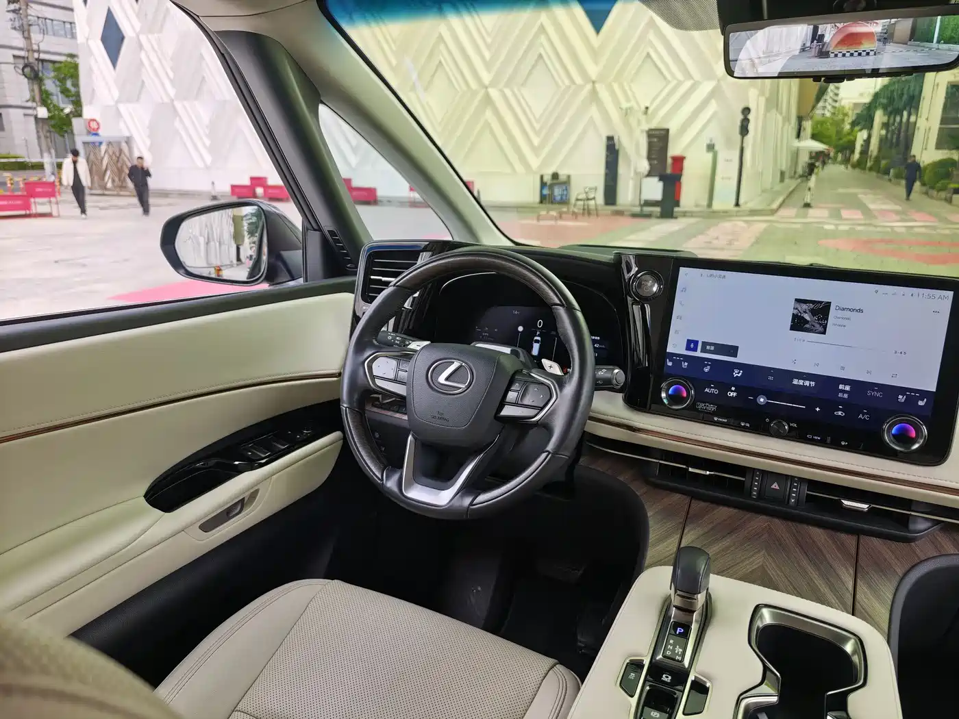 Lexus LM 2023 500h 6-Seater Prestige Edition фото 20