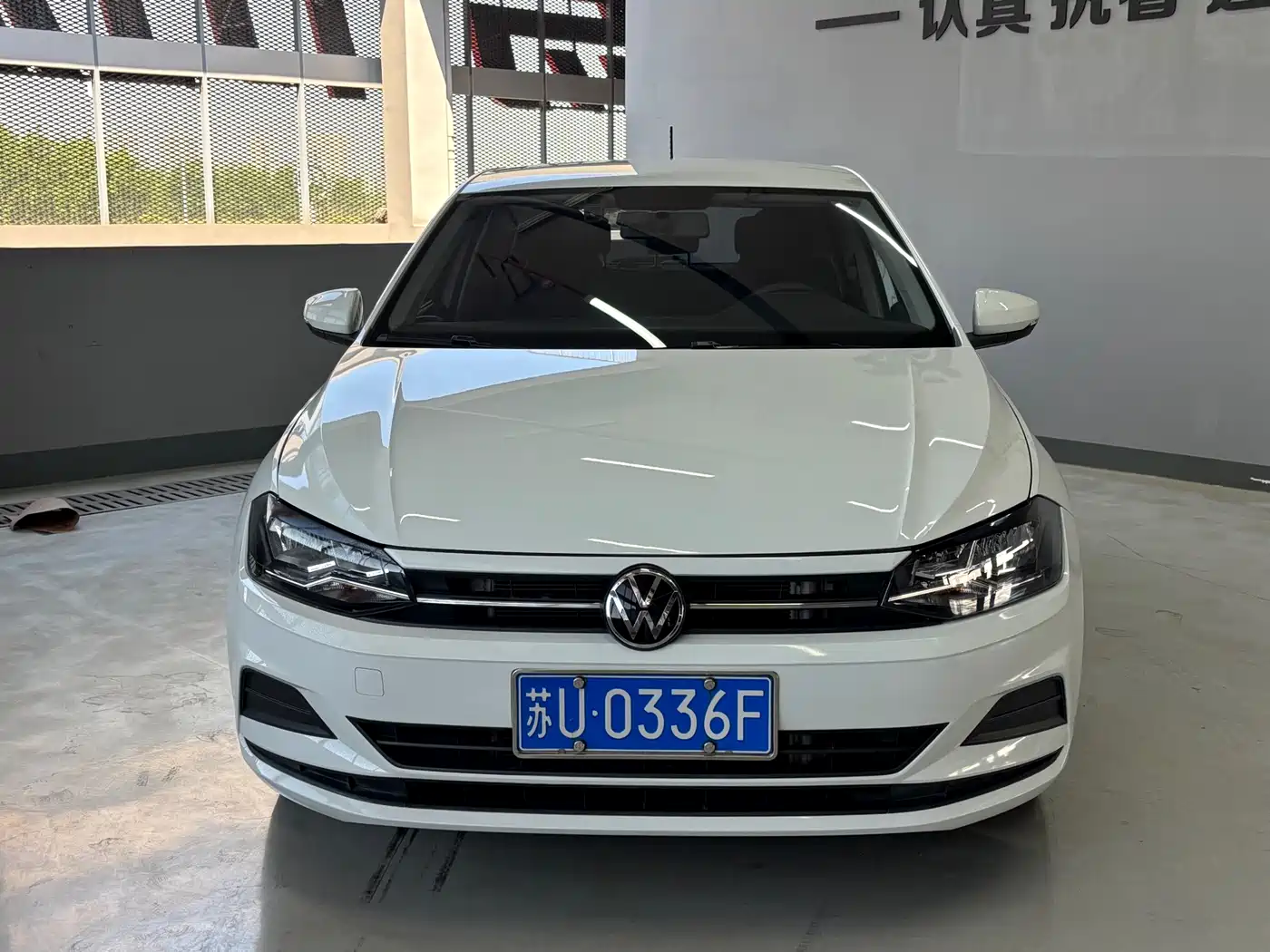VOLKSWAGEN POLO