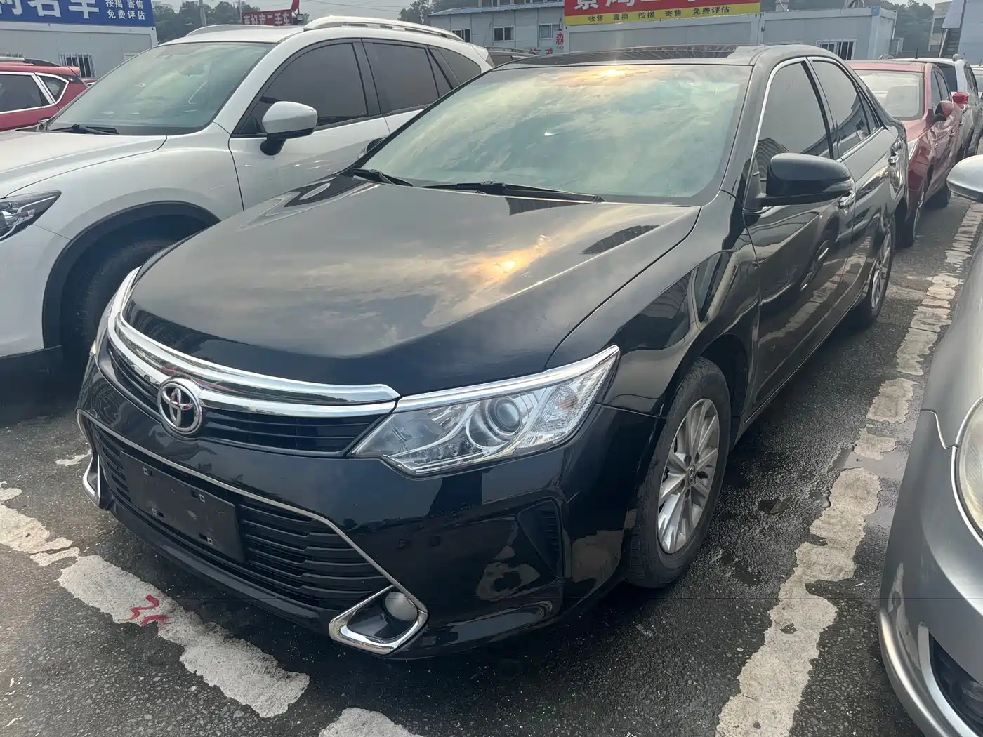 Toyota Camry 2016 2.0G 10th Anniversary Leading Edition