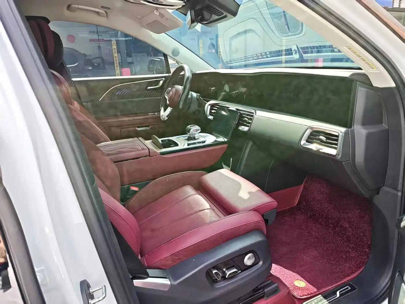 Hongqi E-HS9 2025 2024 Model 690km Flag Enjoy Edition 6-seater