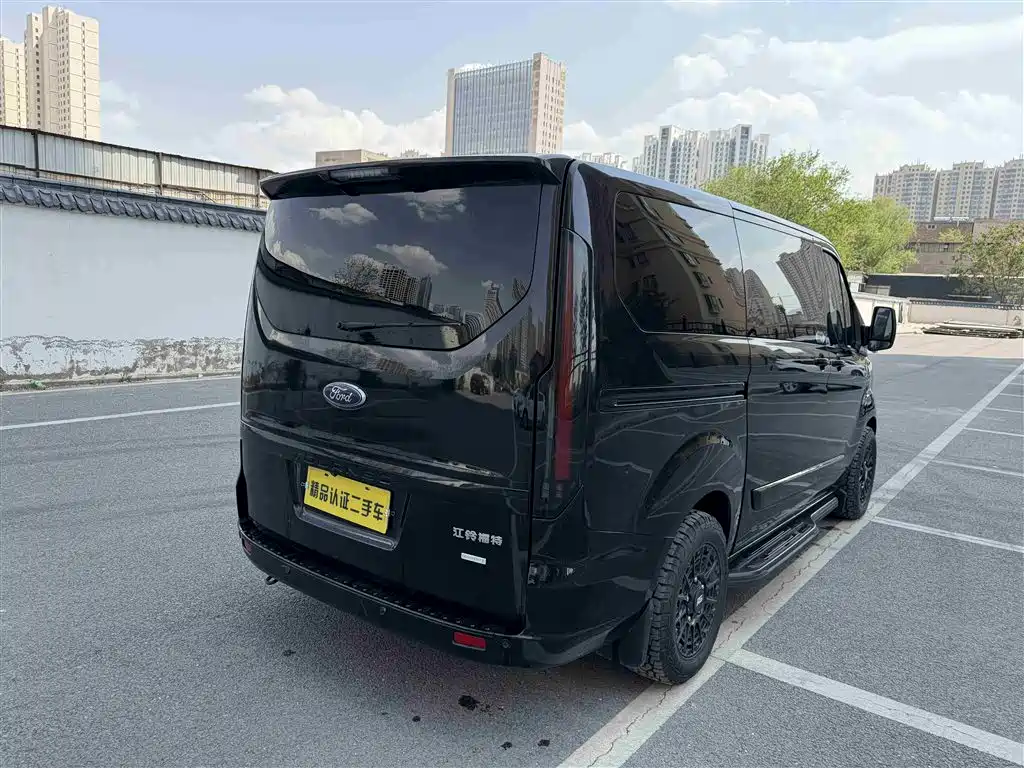 FORD TOURUIOU