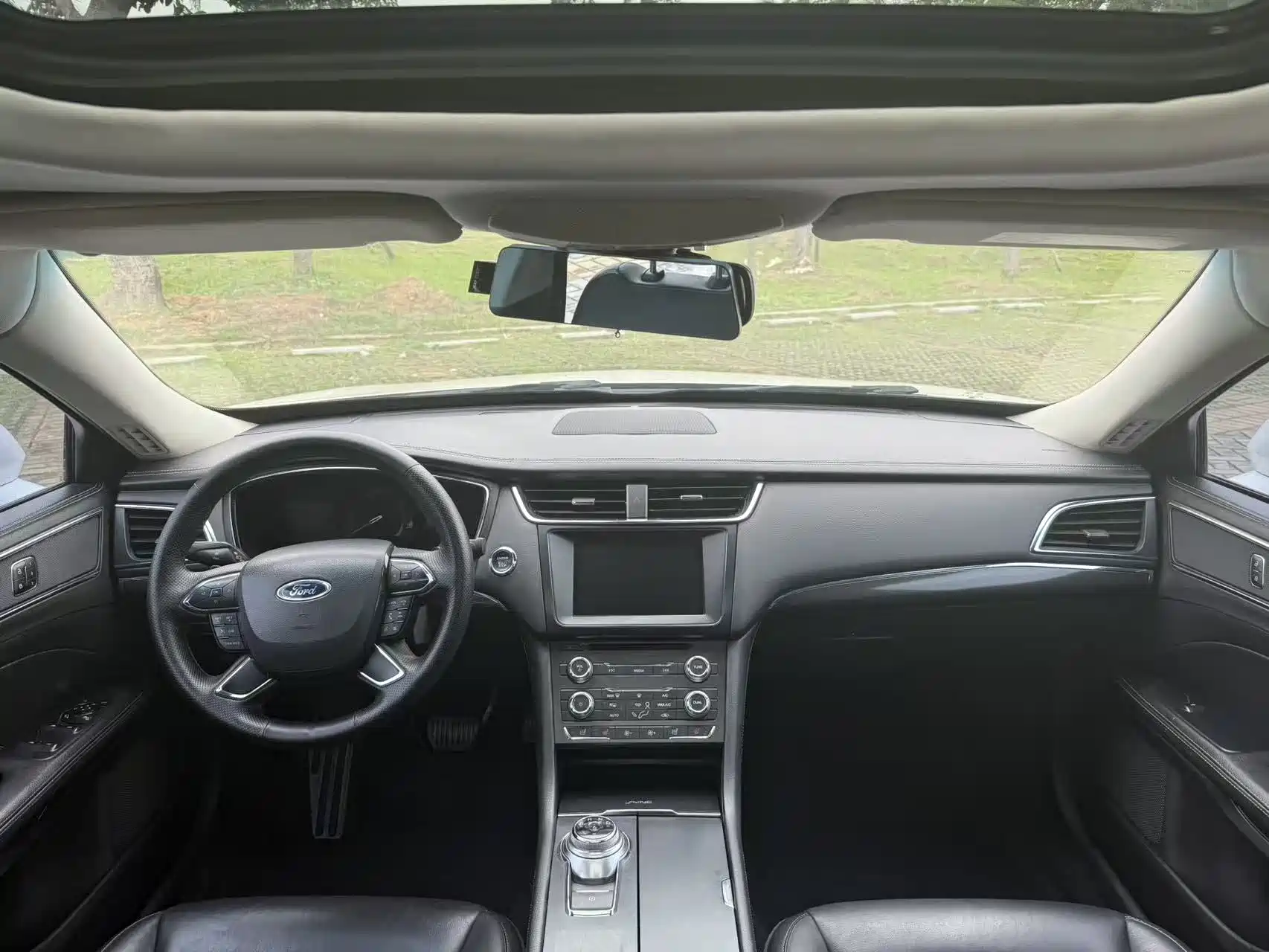 Фото 6 - Ford Taurus