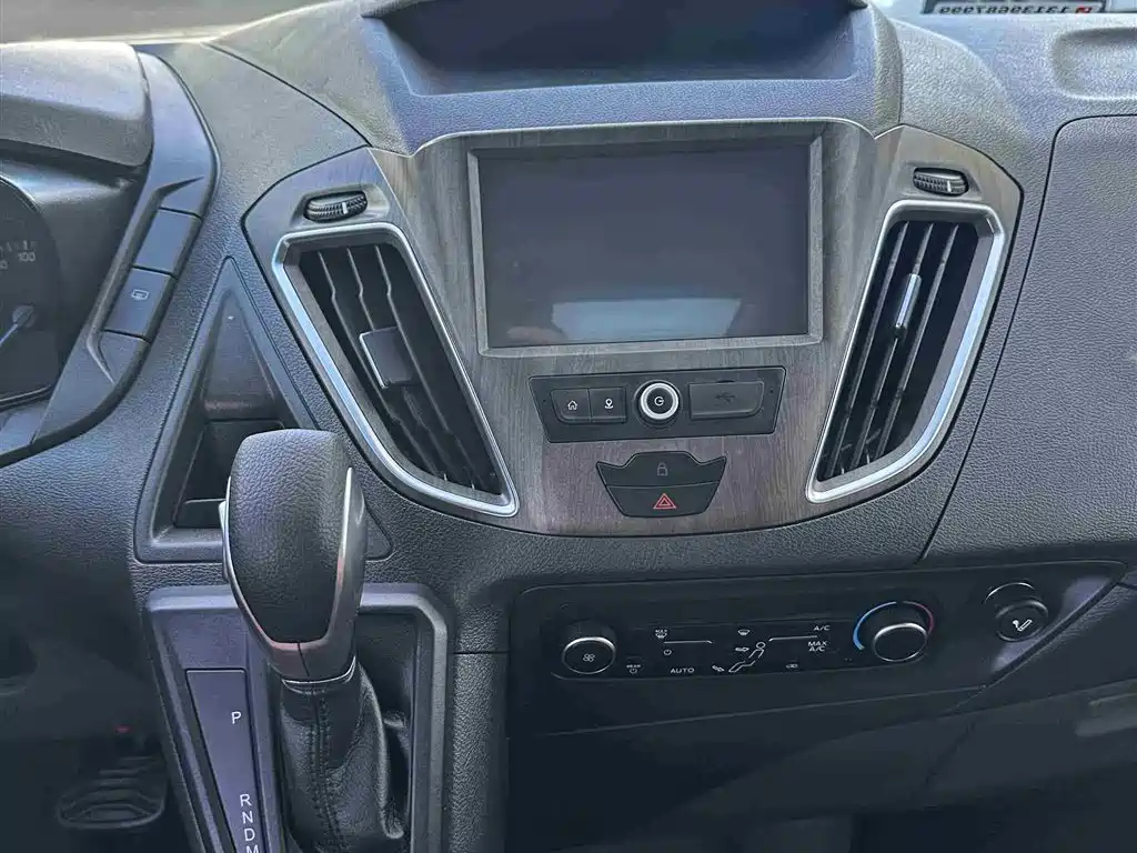 FORD TOURUIOU