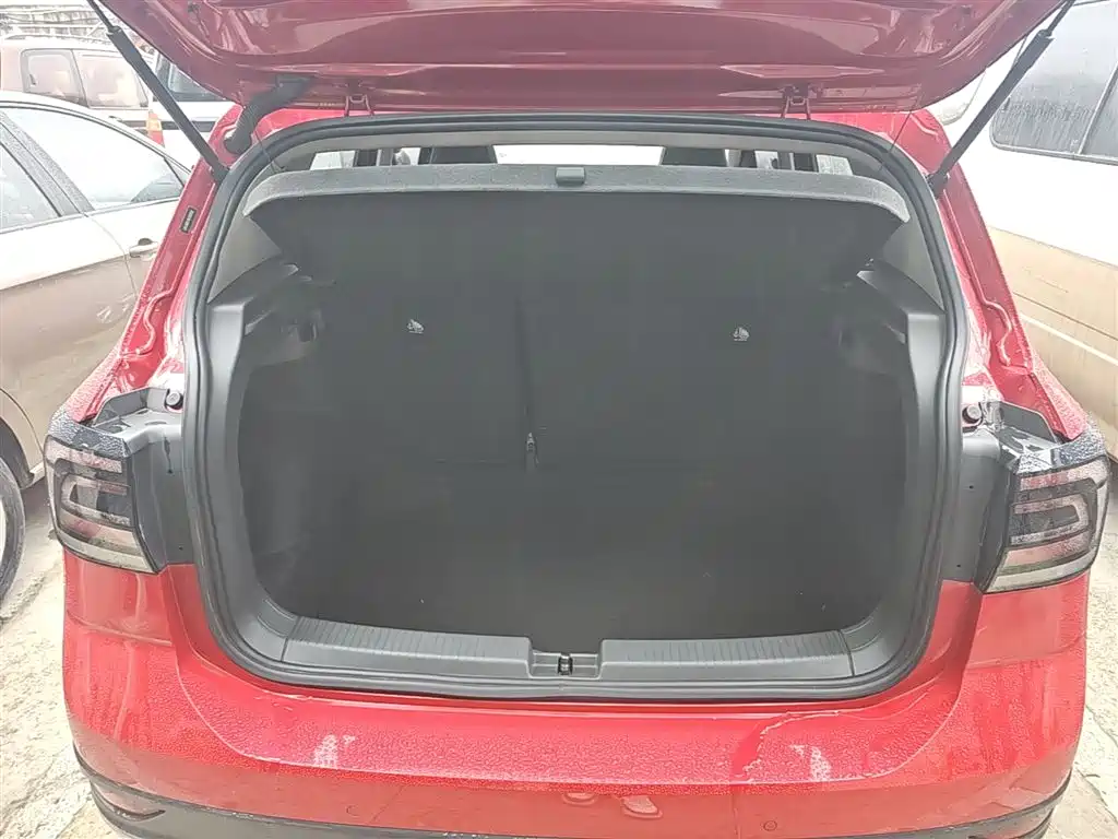 Volkswagen T-Cross 2019 1.5L Automatic Comfort Edition фото 18