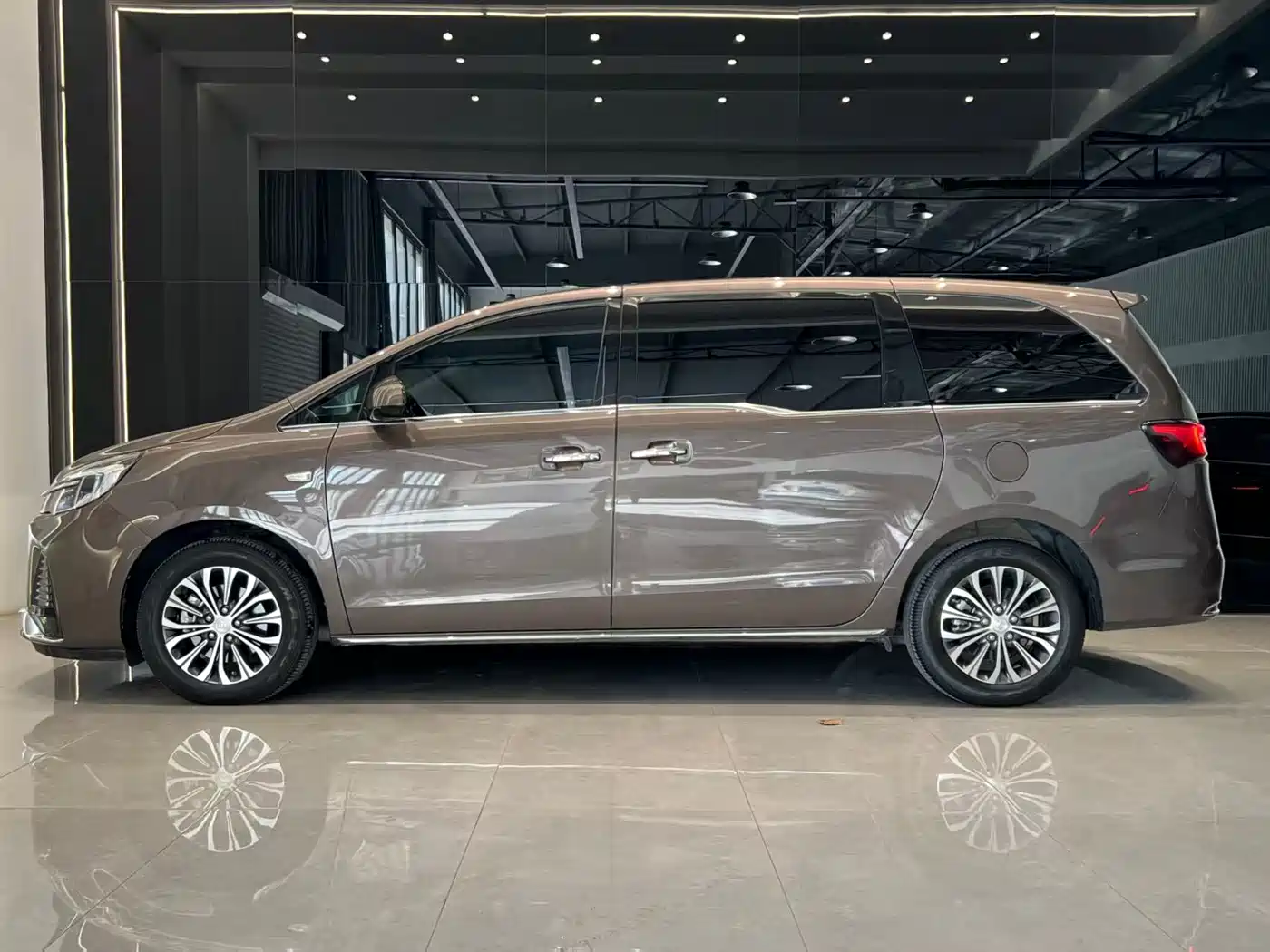 Buick GL8 2023 Land Business Class 652T Luxury фото 4