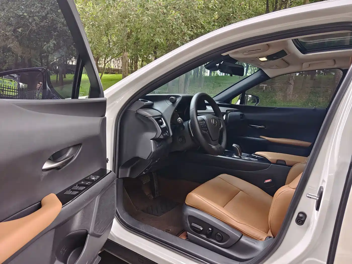 Lexus UX Electric 2023 2020 300e Pure Yue Edition