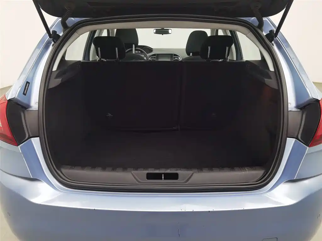 Peugeot 308S 2015 1.2T Auto Dynamic Edition фото 16