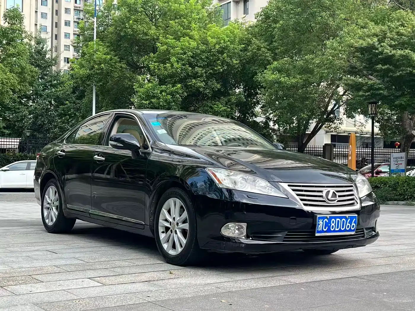 Фото 5 - Lexus ES