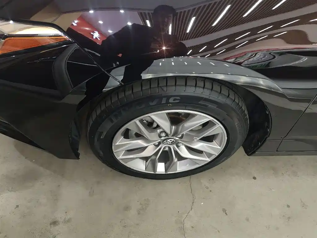 Toyota Avalon 2019 Hybrid 2.5L Luxury Edition China VI фото 23