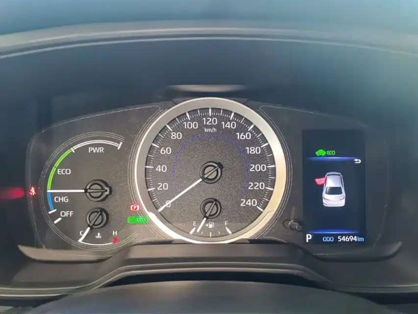 Toyota Corolla 2021 Hybrid 1.8L E-CVT Pioneer Edition фото 5