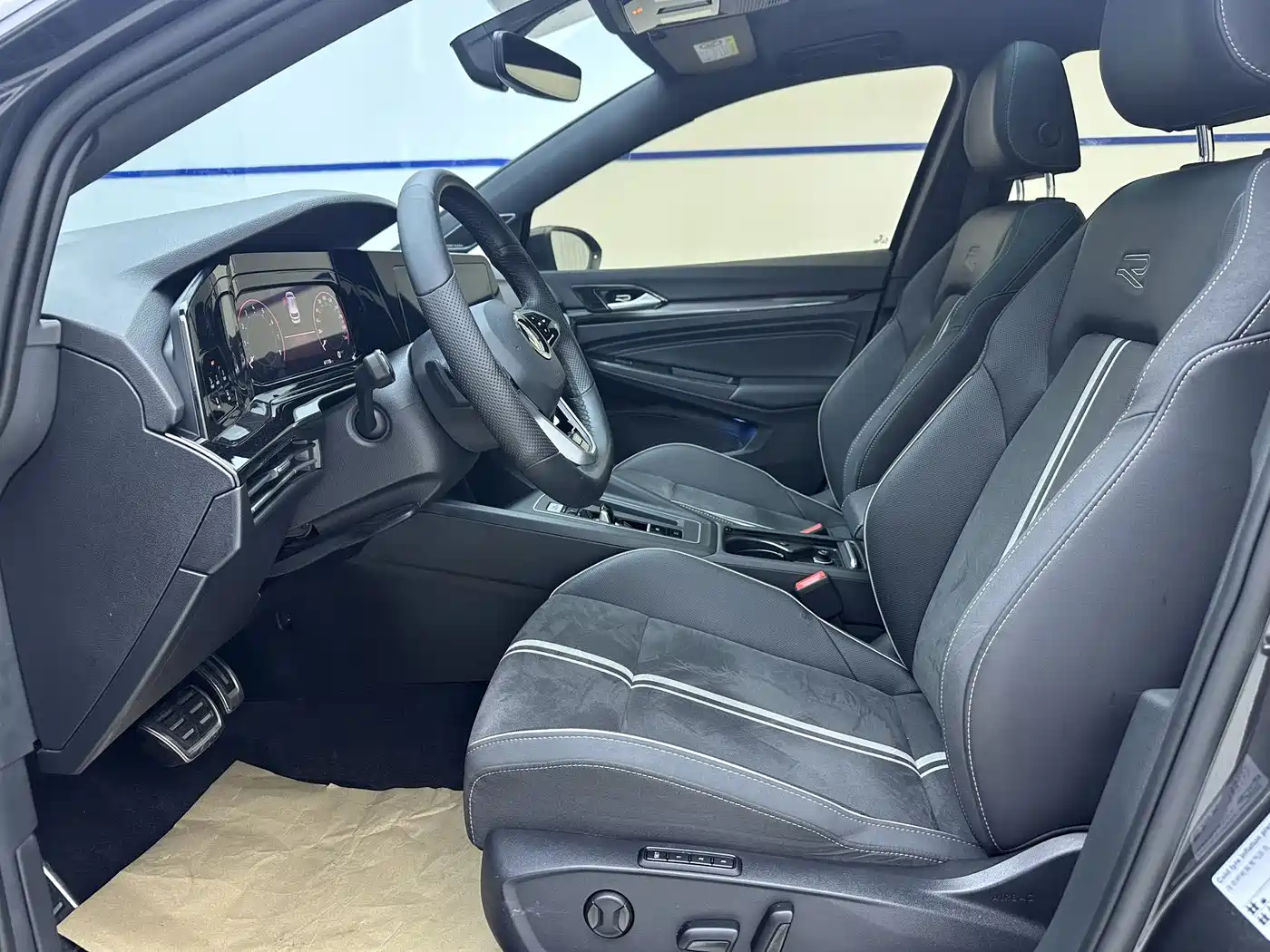Volkswagen Golf 2021 280TSI DSG R-Line фото 7