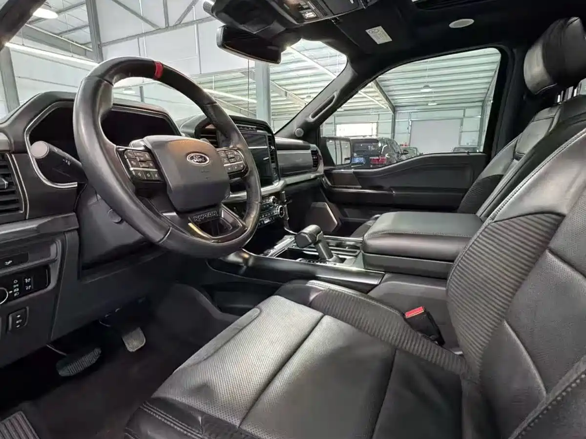 FORD F-150 RAPTOR