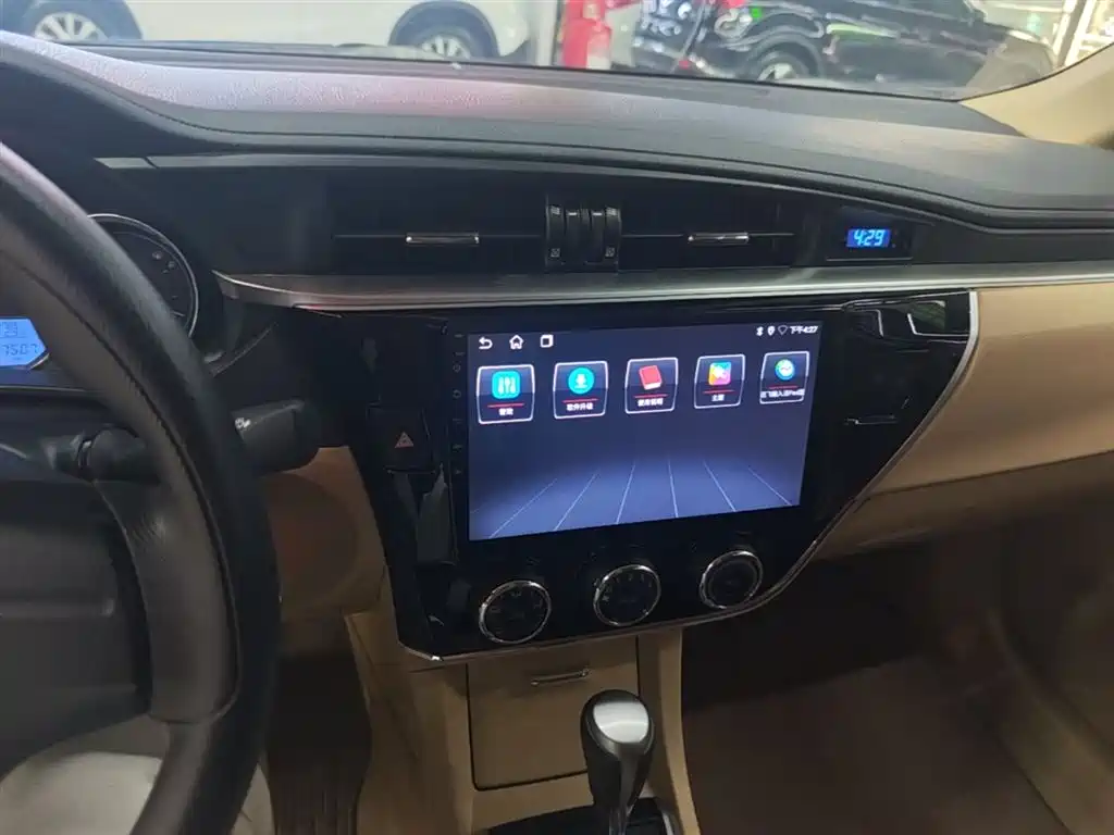 Toyota Corolla 2014 1.6L CVT GL фото 13