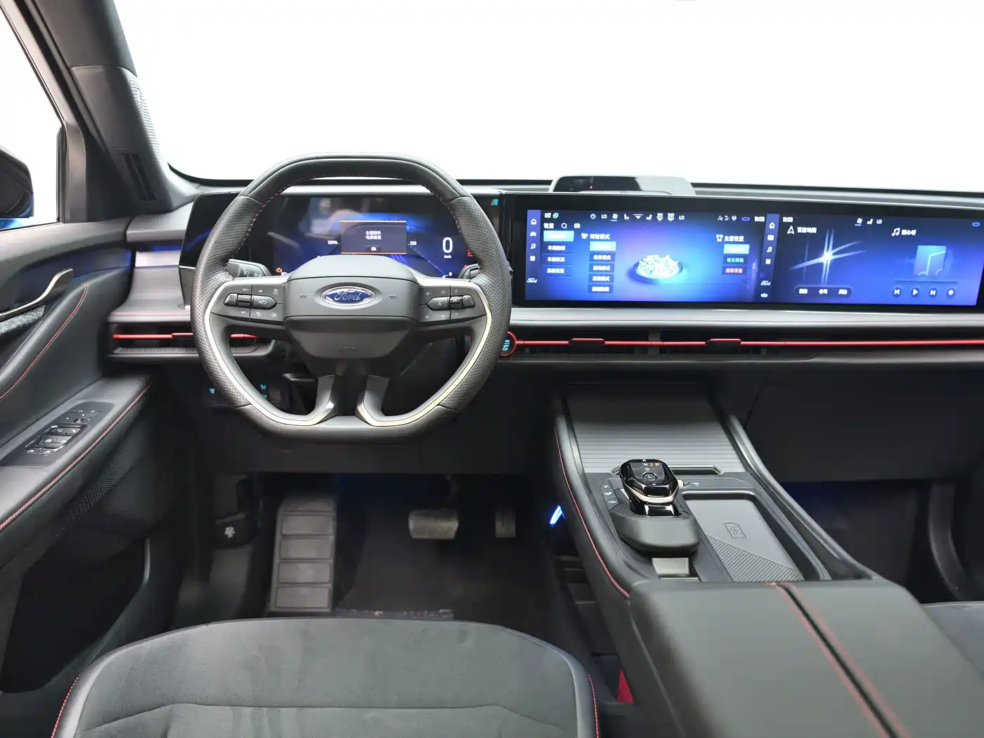 Фото 12 - Ford Edge