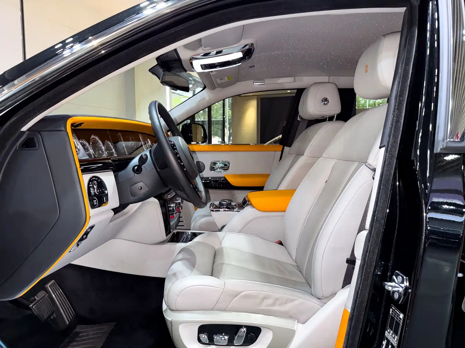 Фото 16 - Rolls-Royce Phantom