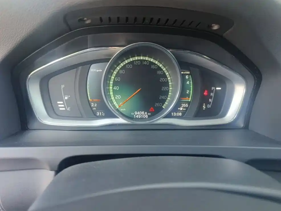 Фото 10 - Volvo V60