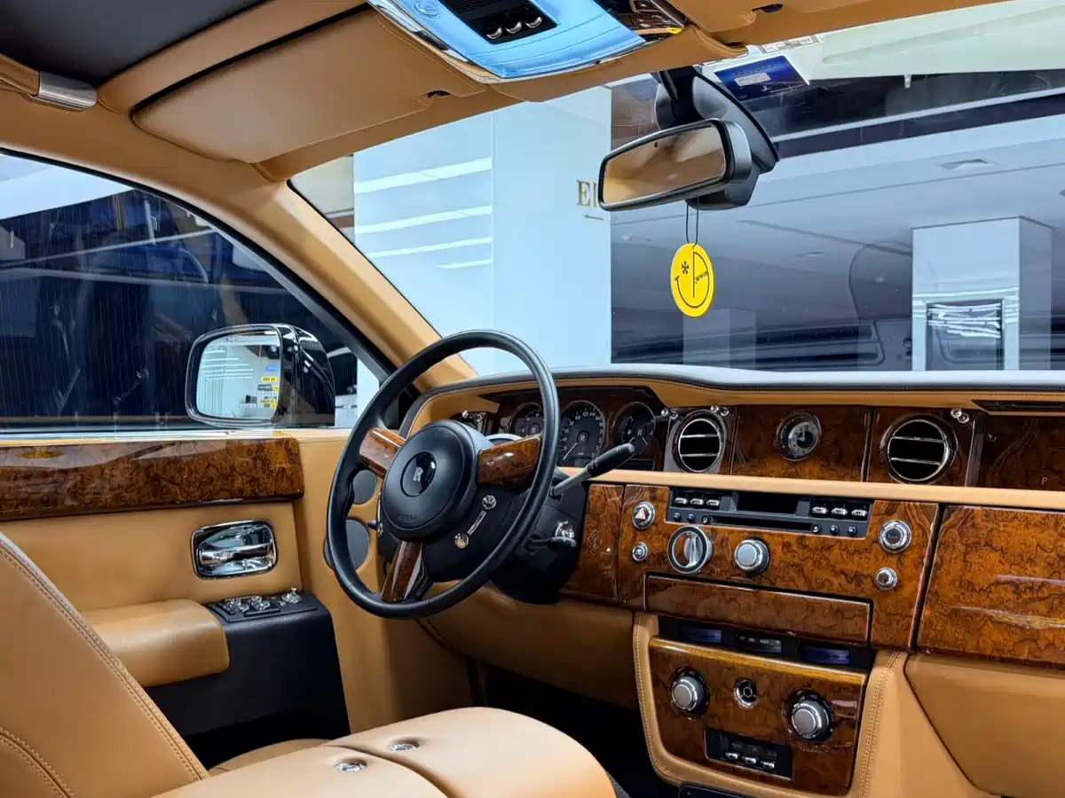 Rolls-Royce Phantom 2006 6.7L Extended Wheelbase EWB фото 4