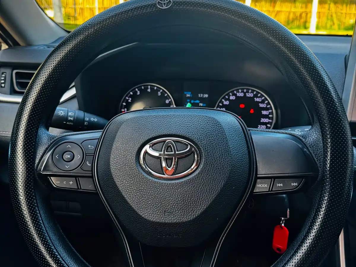 Toyota Wildlander 2022 2.0L CVT FWD Leading Edition фото 11