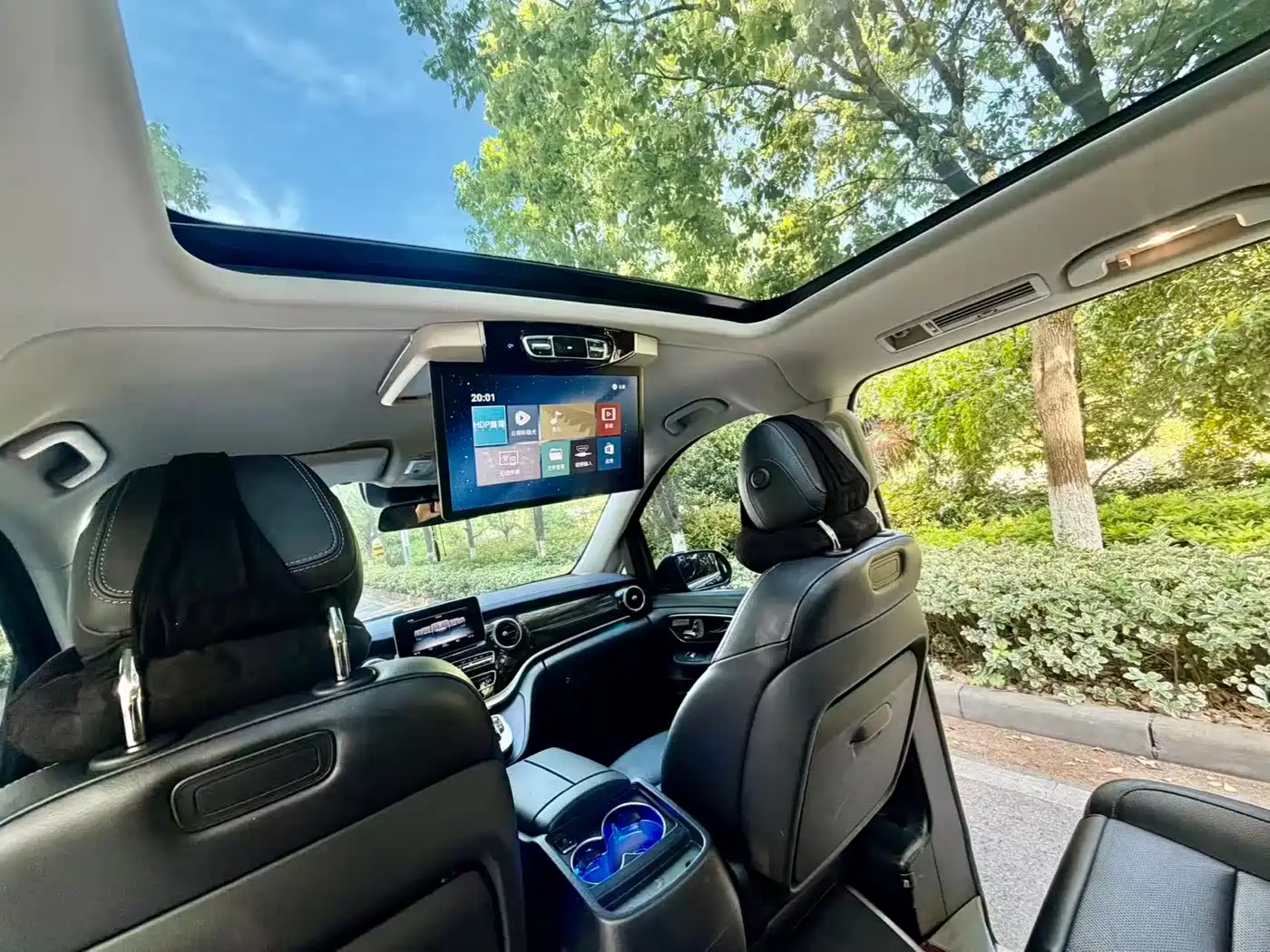 Mercedes-Benz V-Class 2018 V 260 L Premium Long Wheelbase Edition China VI фото 8