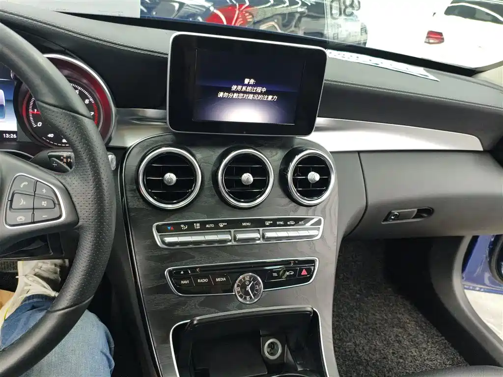 Mercedes-Benz C-Class 2017 Facelift C 200 L Sport Edition фото 13