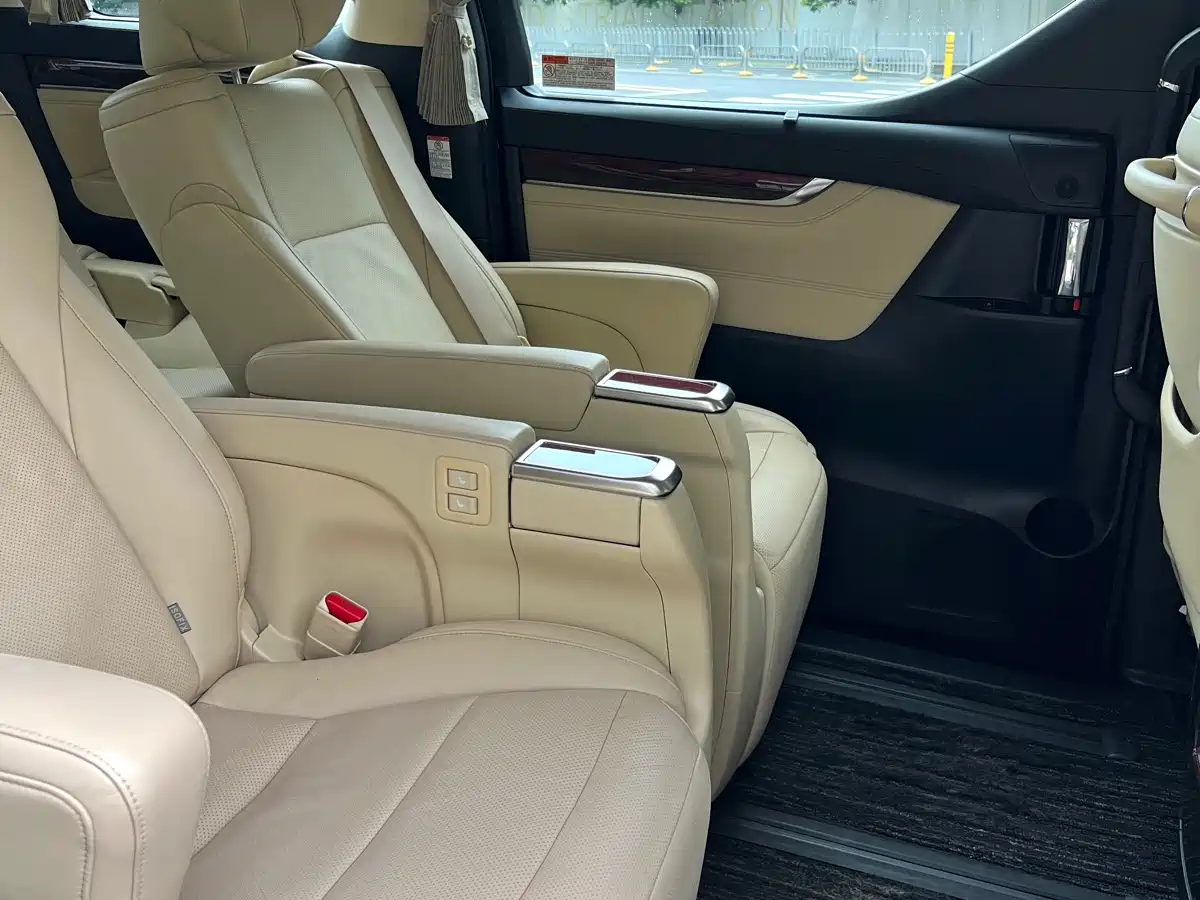 Toyota Alphard 2015 3.5L Luxury Edition фото 7