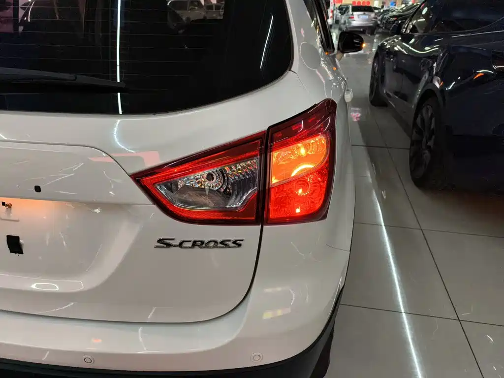 Suzuki SX4 S-Cross 2014 2014 1.6L CVT 2WD Progressive