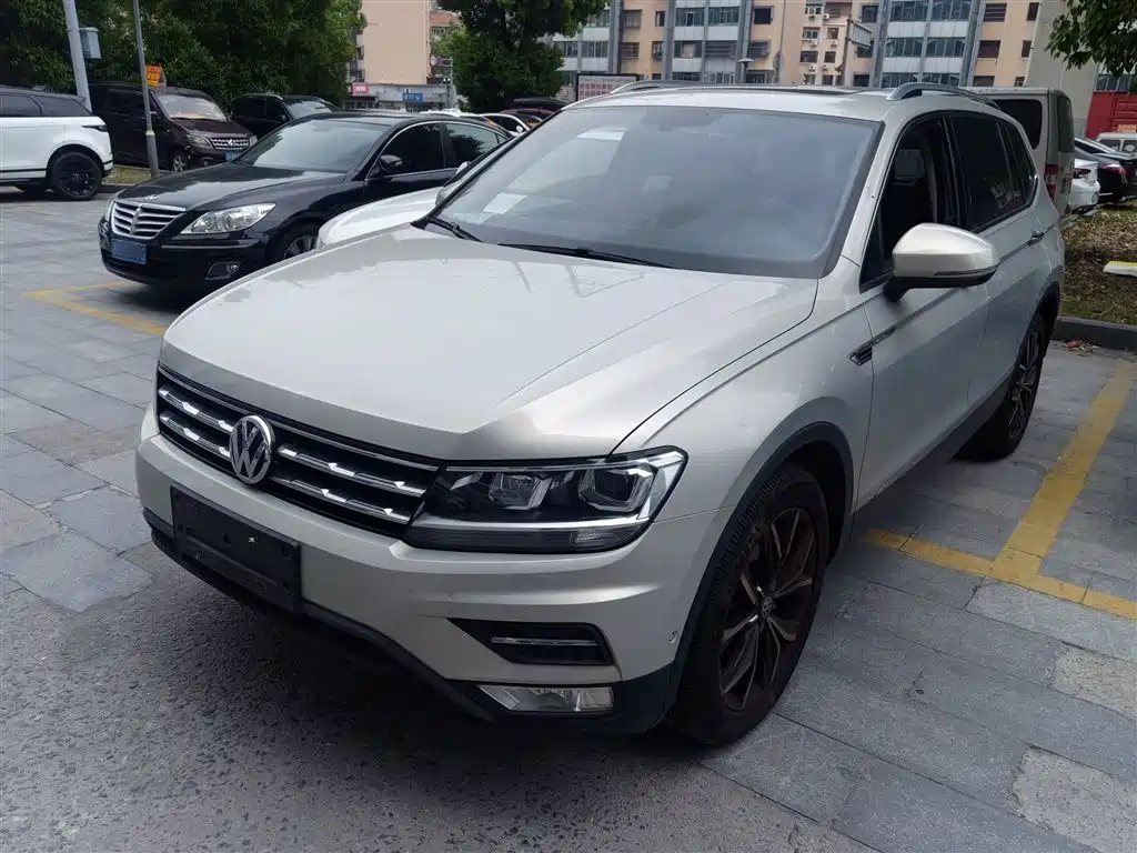 Volkswagen Tiguan L 2019 330TSI Auto 2WD Smart Luxury Edition China V фото 2