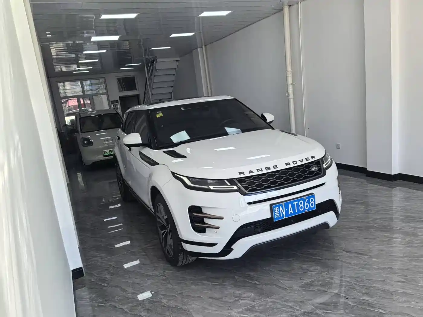 Land Rover Range Rover Evoque 2020 249PS R-DYNAMIC SE Sport Tech Edition фото 4