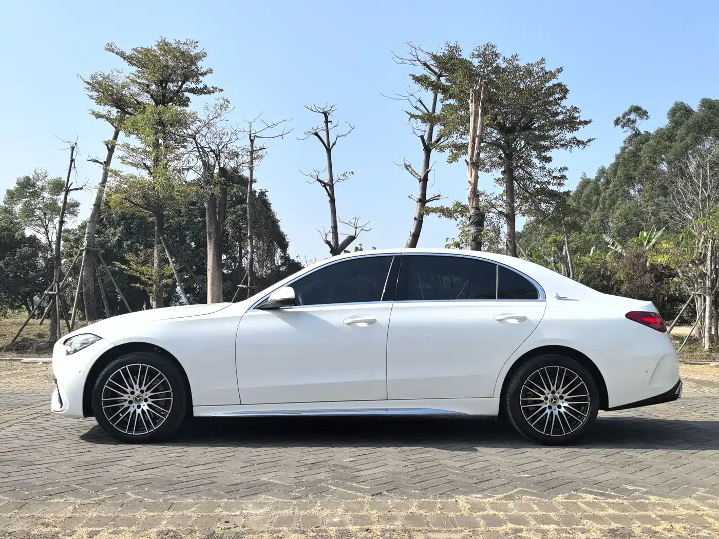 Mercedes-Benz C-Class 2023 Facelift C 260 L Sport Edition фото 4