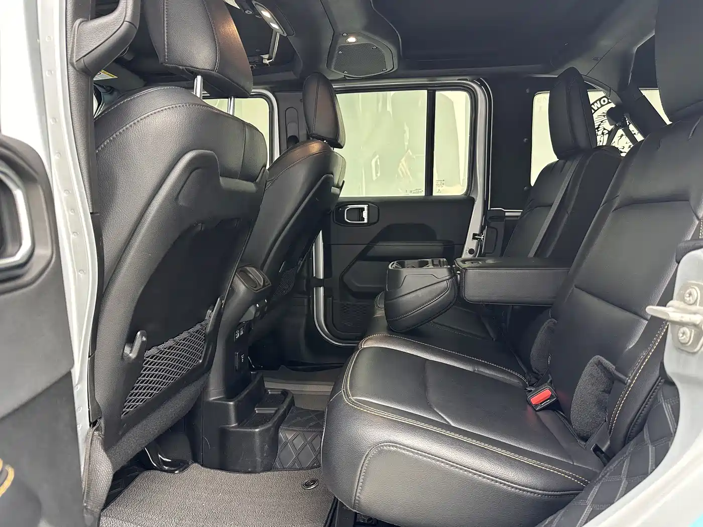 Jeep Wrangler 2023 2024 Model 2.0T Sahara Four-Door Version