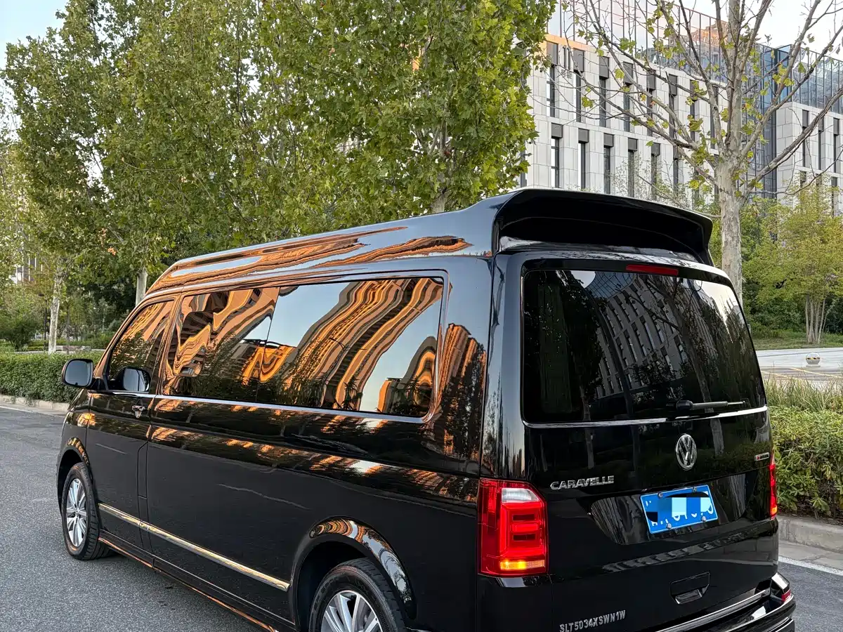 Volkswagen Caravelle 2018 2.0TSI 4WD Luxury Edition 7-Seater фото 4