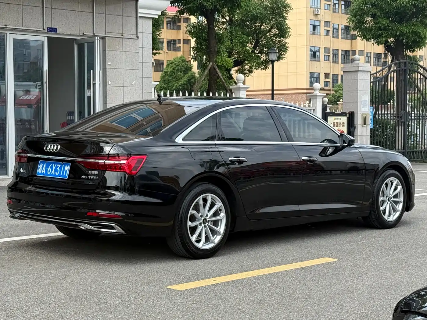 Audi A6L 2023 40 TFSI Luxury Elegance фото 9